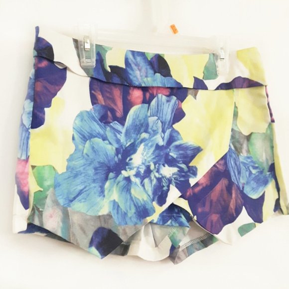 Floral Envelope Skort Shorts - Picture 4 of 4